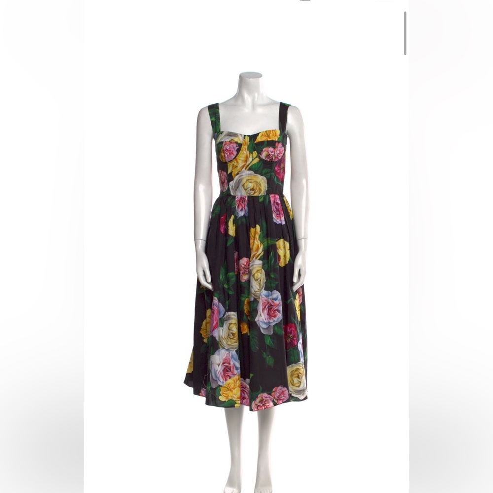 Dolce & Gabbana skirt size 8 US/ Price is firm-Lowest price due to moving